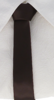 Tummanruskea kravatti