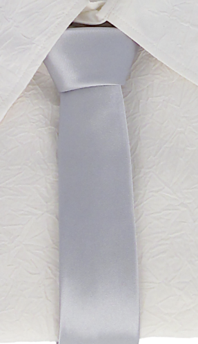 Vaaleanharmaa kravatti